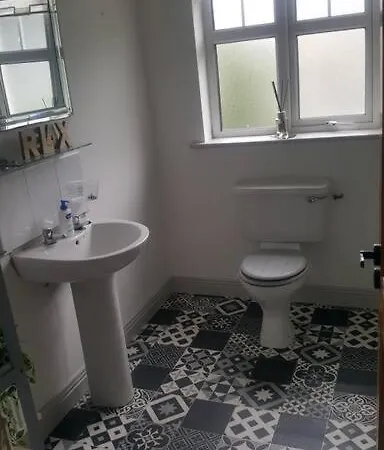 4 Bed Detached House In Hotel *