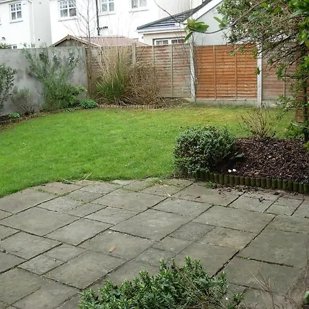 4 Bed Detached House In *