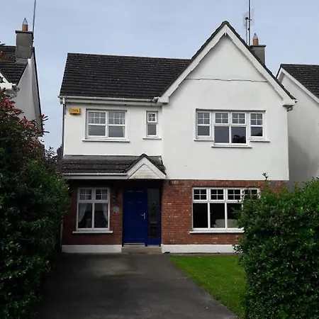 4 Bed Detached House In Hotel